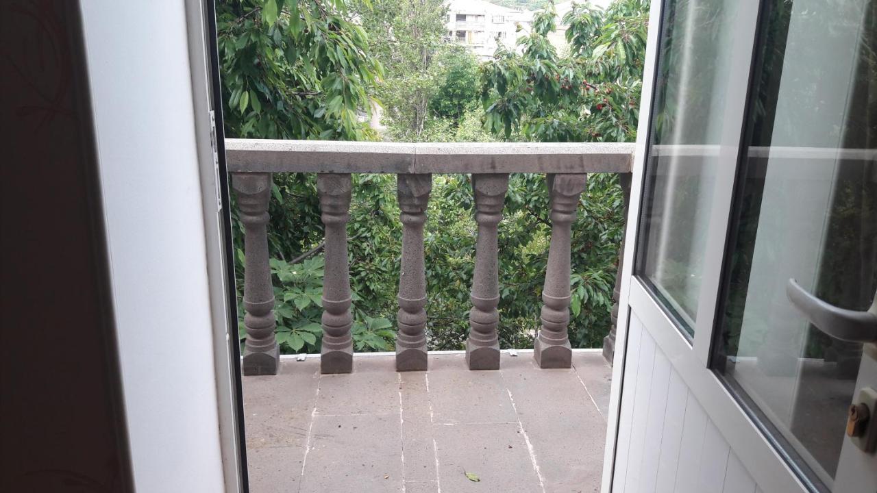 Dina Hotel Sisian Exterior photo